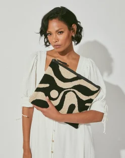Abstract Yin-Yang Clutchmulti